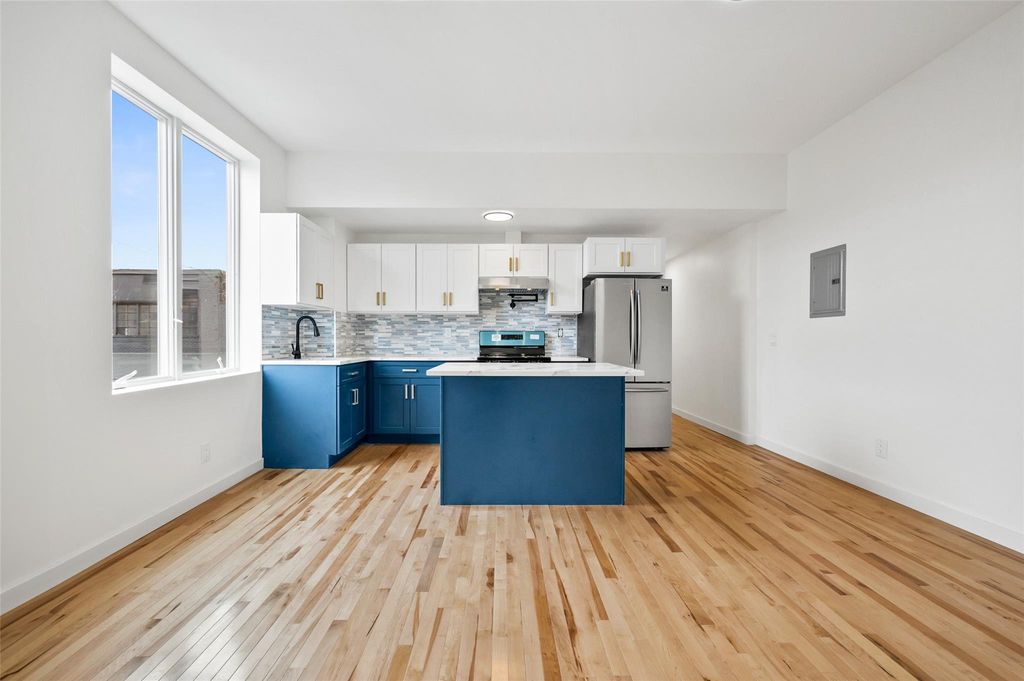 59-84 59 Place, Maspeth, NY 11378