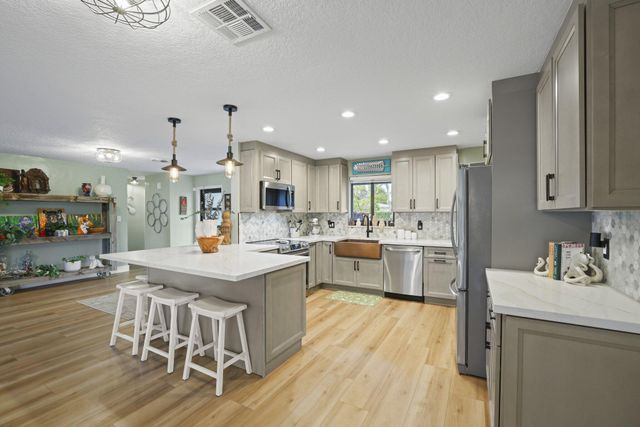 2332 NE 17th Terrace, Wilton Manors, FL 33305