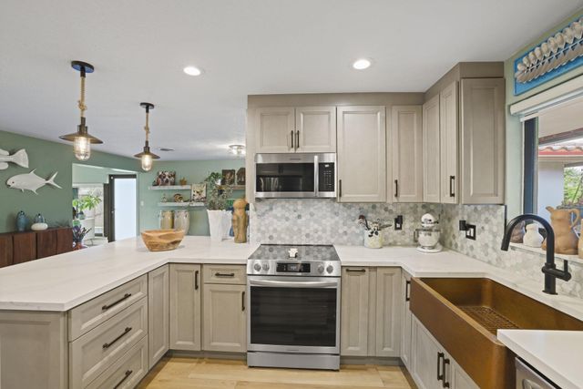 2332 NE 17th Terrace, Wilton Manors, FL 33305