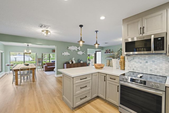 2332 NE 17th Terrace, Wilton Manors, FL 33305