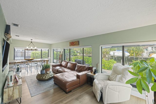 2332 NE 17th Terrace, Wilton Manors, FL 33305
