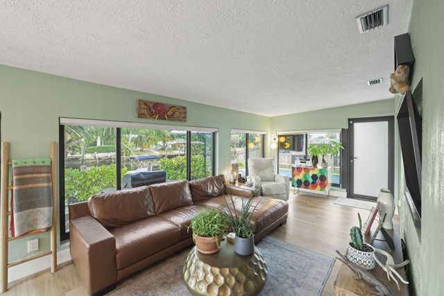 2332 NE 17th Terrace, Wilton Manors, FL 33305