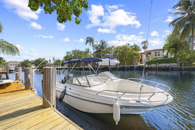 2332 NE 17th Terrace, Wilton Manors, FL 33305