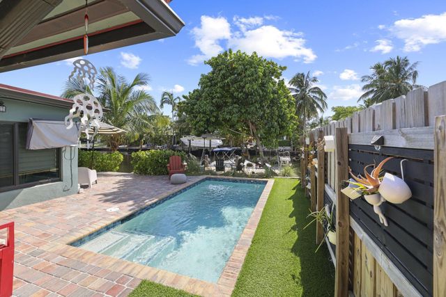 2332 NE 17th Terrace, Wilton Manors, FL 33305