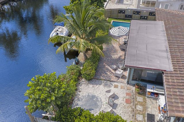 2332 NE 17th Terrace, Wilton Manors, FL 33305