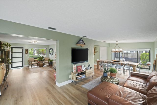 2332 NE 17th Terrace, Wilton Manors, FL 33305