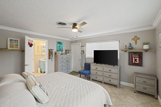 2332 NE 17th Terrace, Wilton Manors, FL 33305