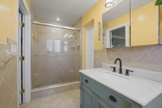 2332 NE 17th Terrace, Wilton Manors, FL 33305