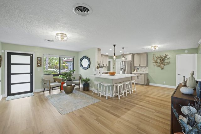 2332 NE 17th Terrace, Wilton Manors, FL 33305