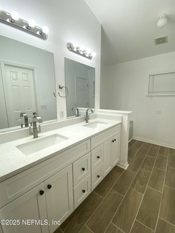 11565 WHISPERINGBROOK Lane, Jacksonville, FL 32218