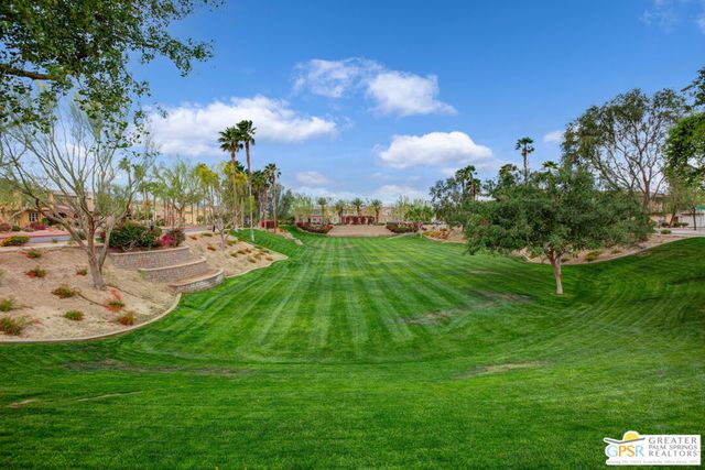 607 Calle Vibrante, Palm Desert, CA 92211
