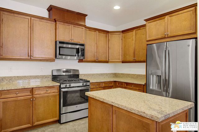 607 Calle Vibrante, Palm Desert, CA 92211