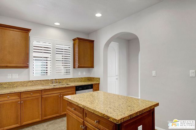 607 Calle Vibrante, Palm Desert, CA 92211