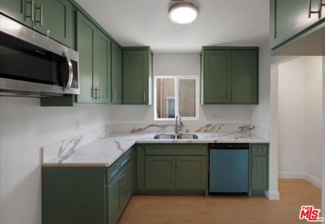 552 W 99th Street, Los Angeles, CA 90044