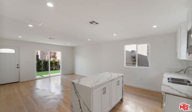 552 W 99th Street, Los Angeles, CA 90044