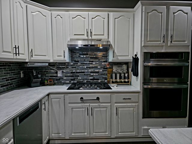 2225 Marina Court, Greenwood, IN 46143