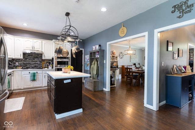 2225 Marina Court, Greenwood, IN 46143