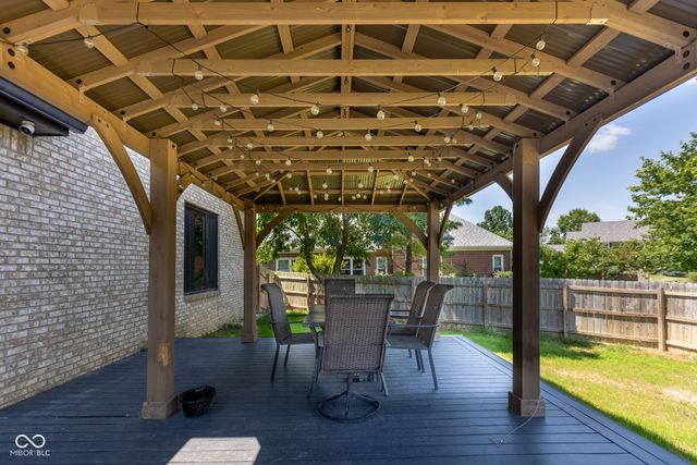 2225 Marina Court, Greenwood, IN 46143