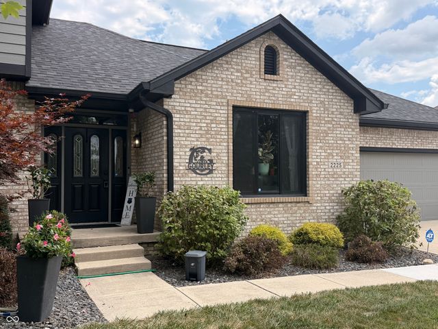 2225 Marina Court, Greenwood, IN 46143