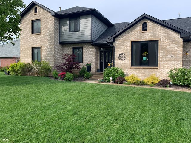 2225 Marina Court, Greenwood, IN 46143