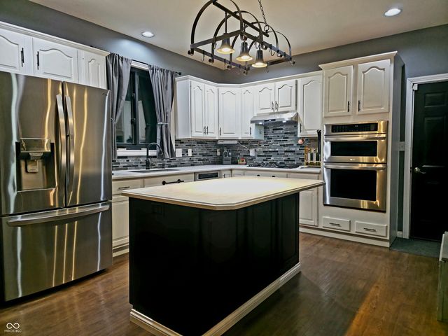 2225 Marina Court, Greenwood, IN 46143