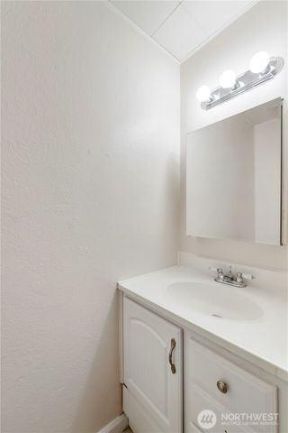 2877 Clare Ave, Bremerton, WA 98310