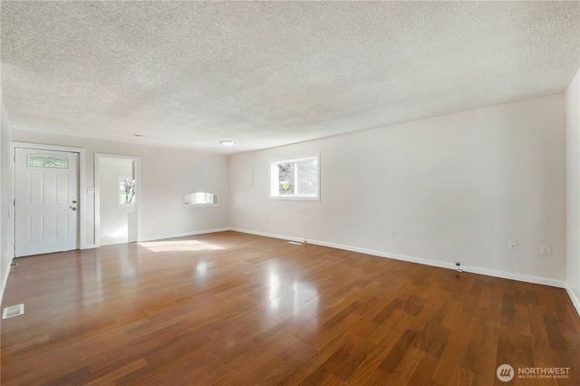 2877 Clare Ave, Bremerton, WA 98310