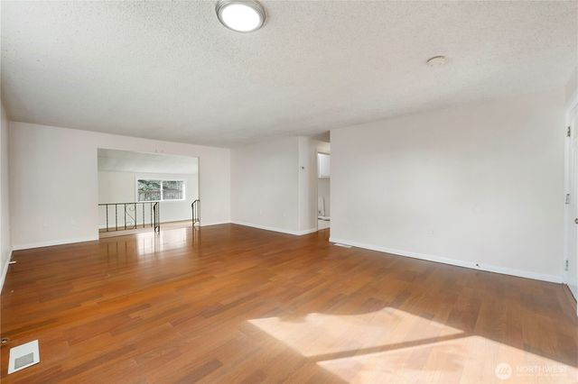 2877 Clare Ave, Bremerton, WA 98310