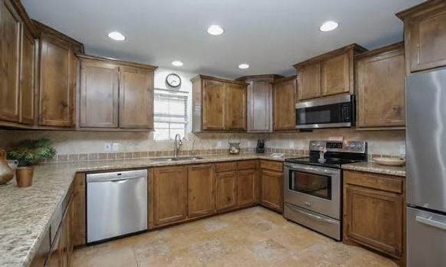 502 Weisinger Drive, Magnolia, TX 77354