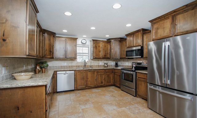 502 Weisinger Drive, Magnolia, TX 77354