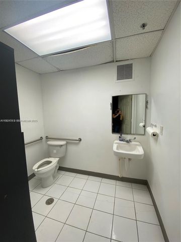 2355 NW 70th Ave 5 D5, Miami, FL 33122