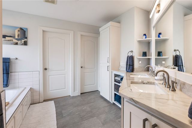 210 NW Olinka Pass Street, Bentonville, AR 72712