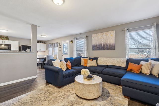 943 Carthage Way, Arlington, TX 76017