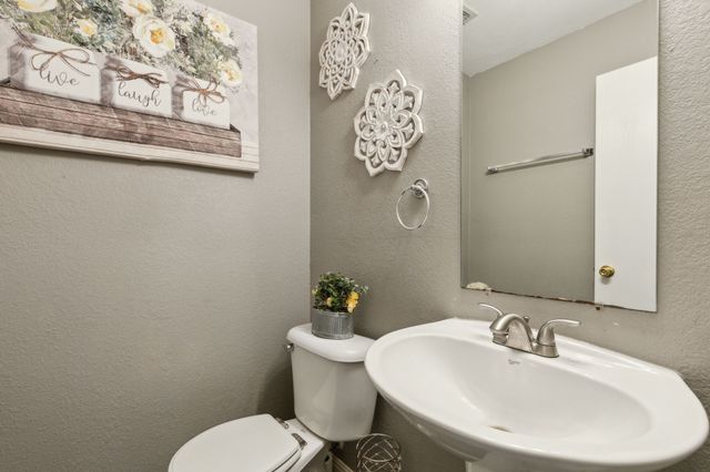 943 Carthage Way, Arlington, TX 76017
