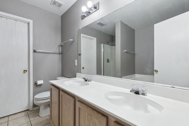 943 Carthage Way, Arlington, TX 76017