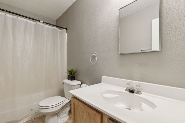943 Carthage Way, Arlington, TX 76017