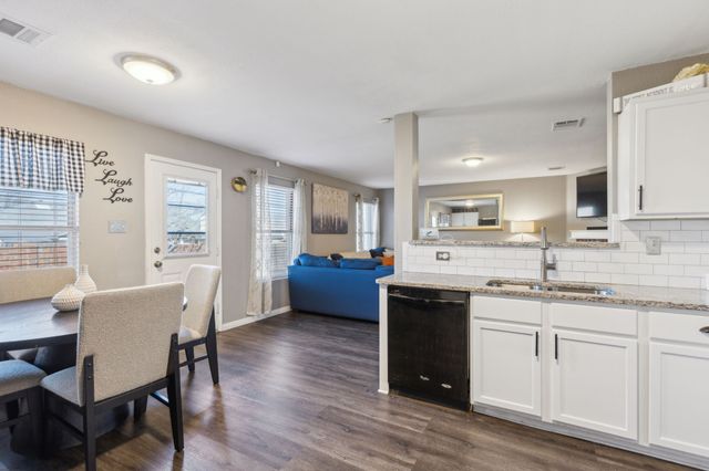943 Carthage Way, Arlington, TX 76017