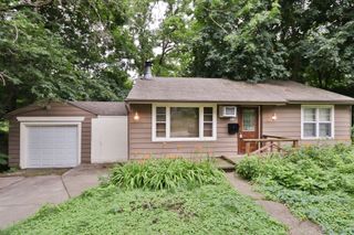 653 Eastview Street, Elgin, IL 60120