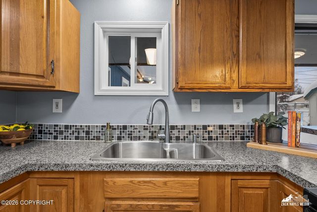 365 Pine Street, Anchorage, AK 99508