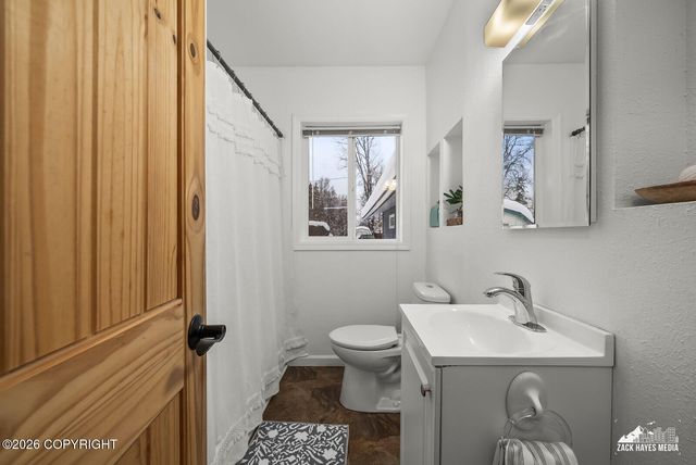 365 Pine Street, Anchorage, AK 99508