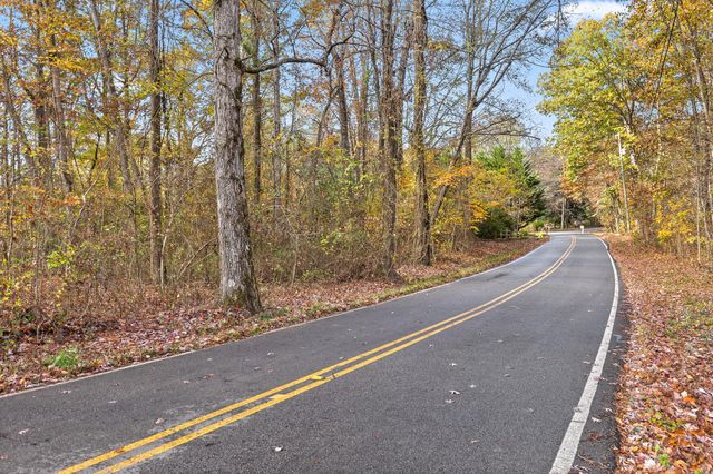 612 Miles Road, Signal Mountain, TN 37377