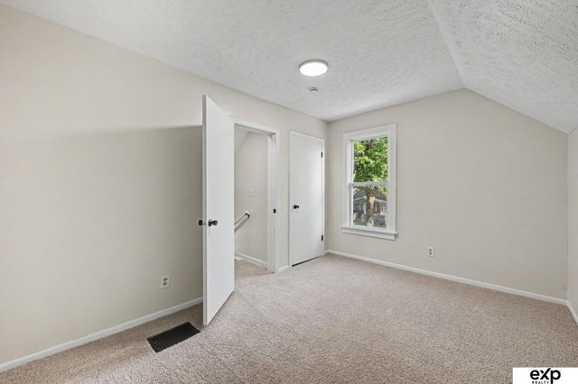 3609 V Street, Omaha, NE 68107
