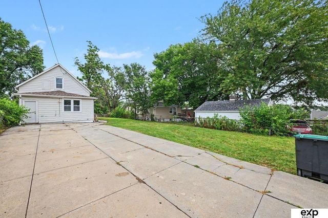 3609 V Street, Omaha, NE 68107