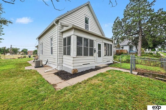 3609 V Street, Omaha, NE 68107