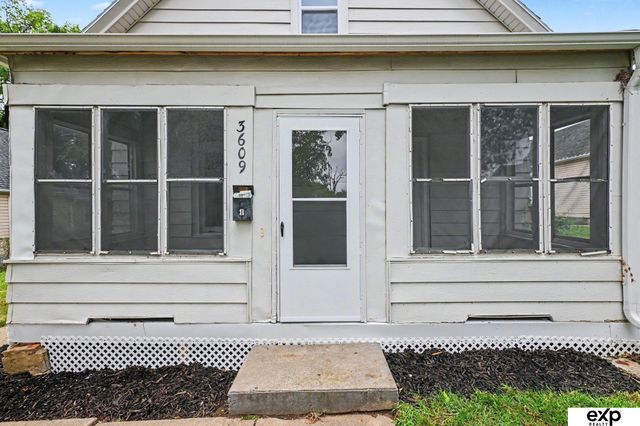 3609 V Street, Omaha, NE 68107