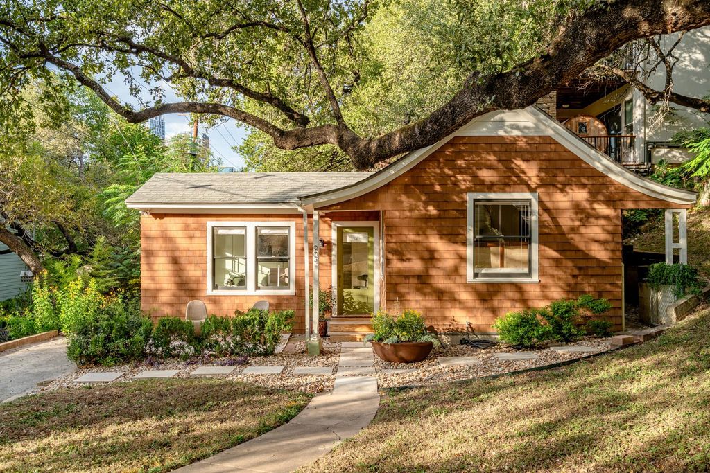 904 Avondale-A RD, Austin, TX 78704