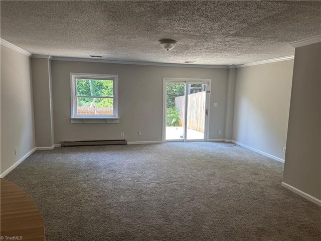 1039 Turtle Rock Lane, Winston-salem, NC 27104