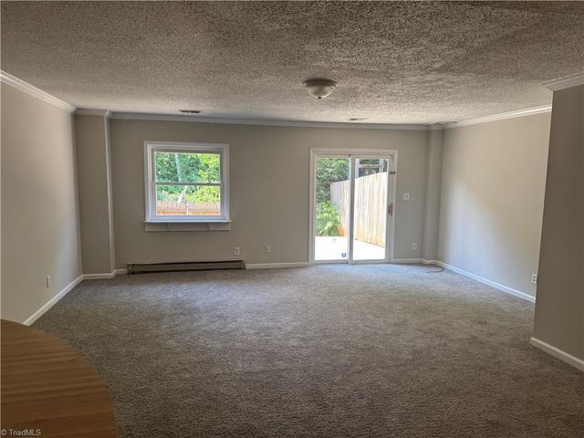 1039 Turtle Rock Lane, Winston-salem, NC 27104