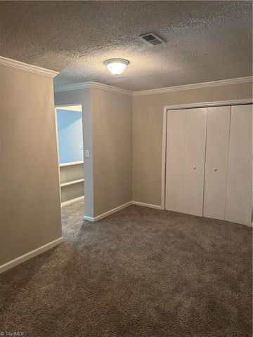 1039 Turtle Rock Lane, Winston-salem, NC 27104