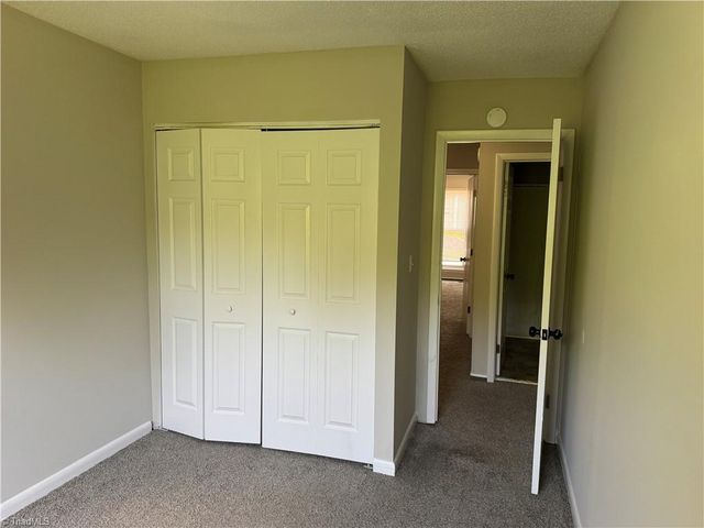 1039 Turtle Rock Lane, Winston-salem, NC 27104